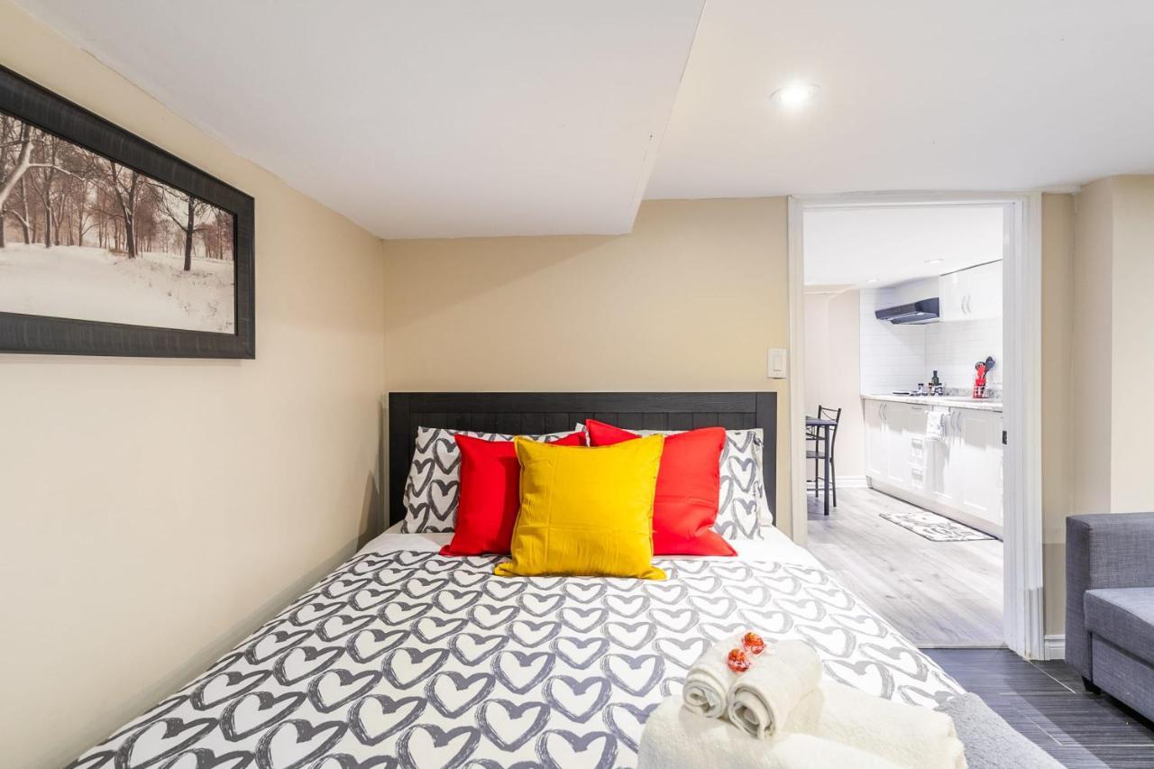 Newly Renovated - Cozy 1Br Apt With Netflix - Prime Location Торонто Екстер'єр фото