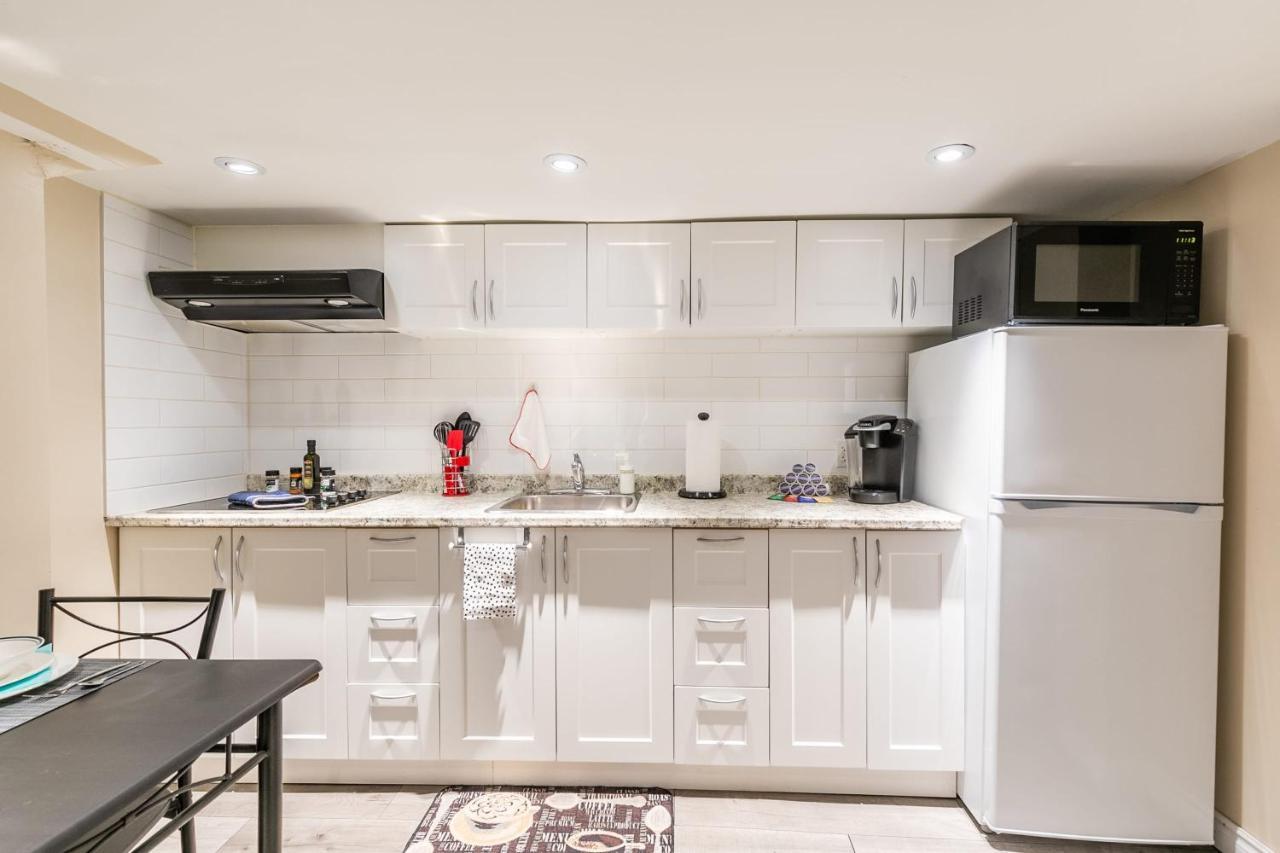 Newly Renovated - Cozy 1Br Apt With Netflix - Prime Location Торонто Екстер'єр фото
