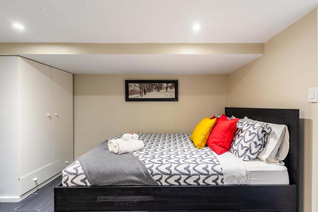 Newly Renovated - Cozy 1Br Apt With Netflix - Prime Location Торонто Екстер'єр фото